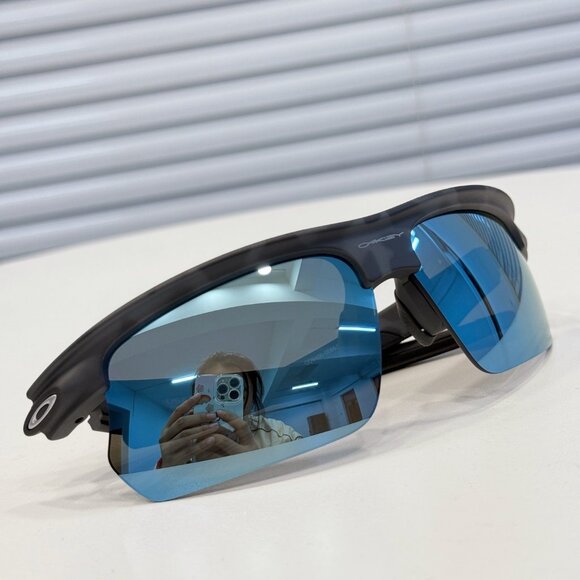 Oakley sunglasses - Picture 2 of 9